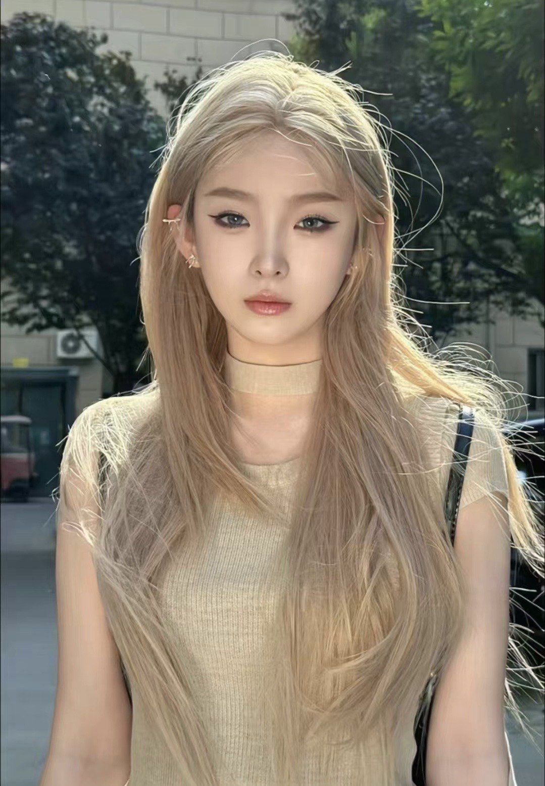 奶茶色这款发色非常显白,有高级感,小姐姐