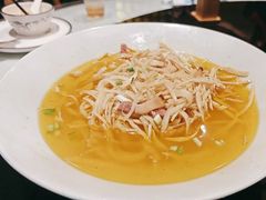 -帅巴人舅母子腊蹄民俗村