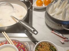 -尚尚仙·酸汤猪手·猪肚鸡火锅(华联万柳购物中心店)