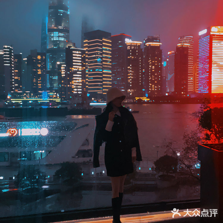 坐拥上海外滩270度夜景的高颜值餐厅🍴