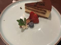 -Golden Lily河内巴黎法越料理餐厅(建国西路店)