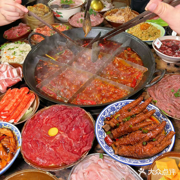 真的爱惨了这种火锅店，好吃又出片！