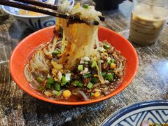 精肉杂酱酸辣粉-阿坤传统手工小吃(沙坪坝店)