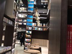 -钟书阁(群光广场店)