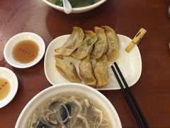 -小姜锅贴(凤凰街店)