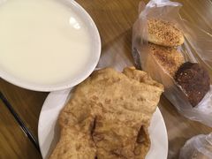 -聚德华天护国寺小吃(甜水园店)