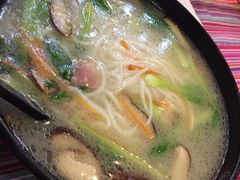 -香巴拉云南餐厅(华莱坞店)