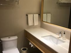 -全季酒店(上海青浦吾悦广场淀山湖大道店)