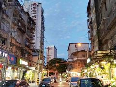 -溪岸路花鸟市场