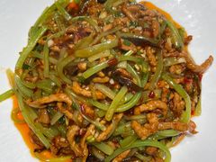 鱼香肉丝-万重锦·人文川菜馆(骡马市店)