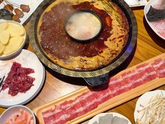 -城墙拐拐火锅(三峡广场黑金冠店)