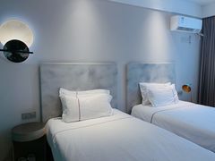 -白玉兰酒店(上海田子坊马当路地铁站店)