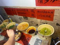 -柳州肥姨妈大骨螺蛳粉(沙河店)