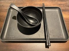 餐具摆设-乔街深夜食堂·小龙虾·高压锅生蚝(杭州总店)