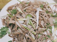 -溢心园香河肉饼总店