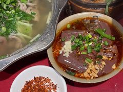 -谢老五跷脚牛肉·非遗传承店