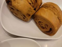 -李与白包子铺(桐梓林店)