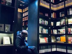 -钟书阁(松江泰晤士小镇店)