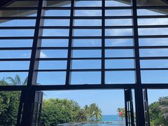 -亚龙湾喜来登·美景台大堂吧