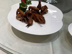 红烧乳鸽-太子园林酒家