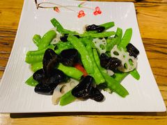荷塘小炒-YAFEE雅菲·粤菜·湘菜·融合菜(魏公村店)