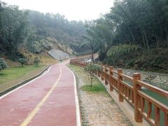 -梅岭月亮湾山体公园