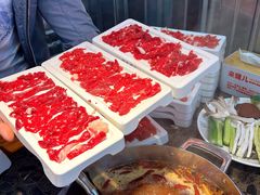 -来龍儿鲜切牛肉自助老火锅