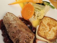 小牛里脊配樱桃汁配奶酪-兰特伯爵西餐厅·啤酒屋(方庄店)