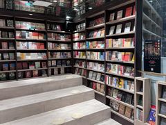 -钟书阁(群光广场店)