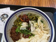 -云阿蛮云南生烫牛肉米线(奉贤路店)