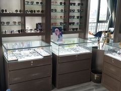 -视野联行眼镜蔡司·依视路官方授权店(顺城店)