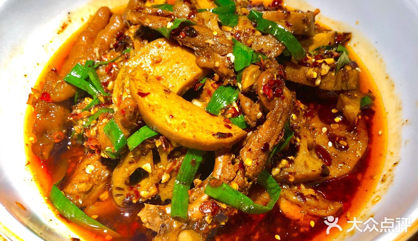 香肠 料很足 室友说热卤四合一也很好吃