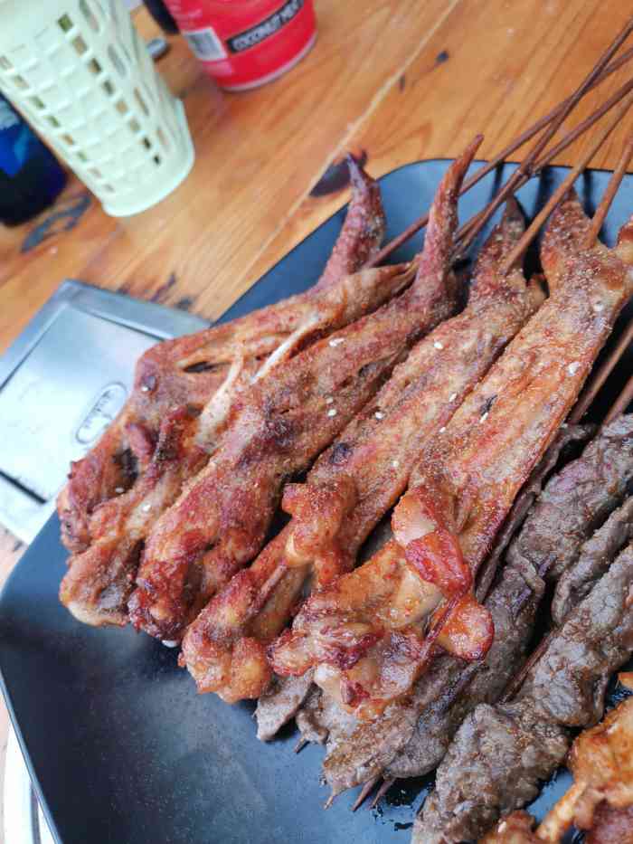 阿亮烧烤大排档-"95男朋友好喜欢吃他家的烧烤 但是好贵啊.