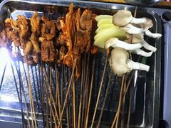 -灌县老妈砂锅串串香(万科红生活广场店)