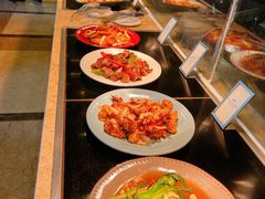 -大中华希尔顿酒店-念自助餐·嗨啤·小龙虾