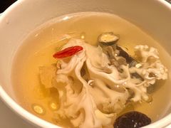 海底椰炖乌鸡-南京景枫万豪酒店·万豪中餐厅