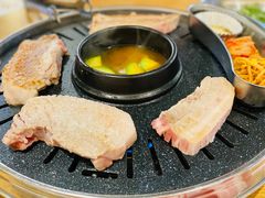 -江南猪肉商会无限续吃(弘大店)