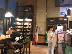 大堂-星巴克(杭州银泰城西一店)