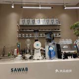 店面不大。门口的椅子去的时候有人坐啦，很适合拍照…