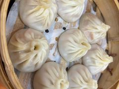 -莱莱小笼·乔艾