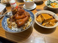 -红猪卤肉饭(大西洋美食城店)