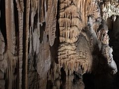 -波斯托伊纳溶洞