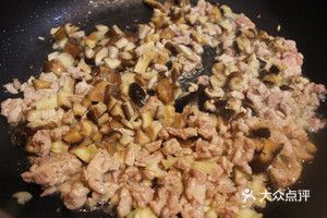 色香味俱全的下饭菜香菇肉沫豆腐 