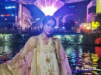 夜游锦江绝了！成都九眼桥灯光秀️冲
