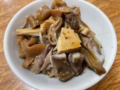 -松树干拌面店