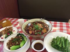 -鲁班小馆(政四街店)
