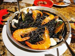 传统西班牙墨鱼汁海鲜饭-BROWNSTONE布朗石西班牙餐厅(深圳湾店)