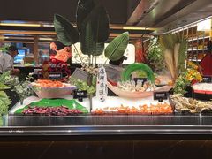 -钱小奴海鲜自助黑金店(杭州滨江龙湖店)