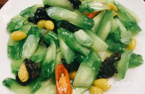 Cucumber Stir-fried with Ginkgo Nuts