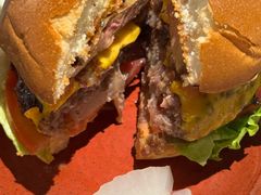 -LESCEDARS Brasserie Bistro香柏树